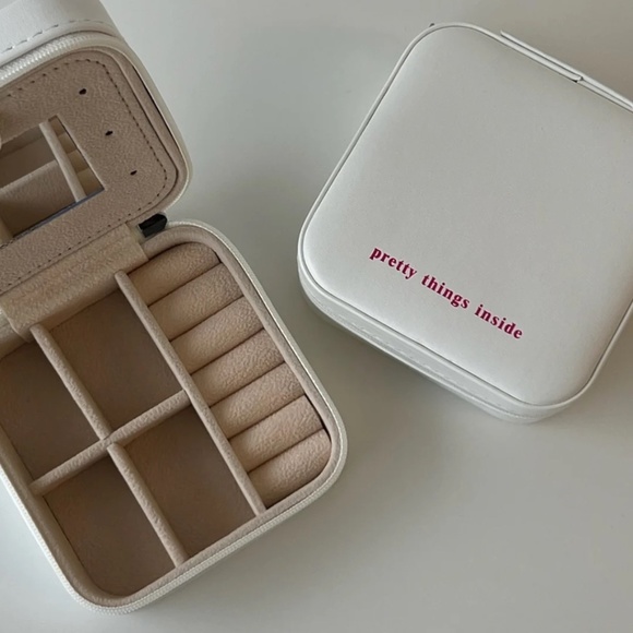 Pretty Things Inside Jewelry Box - Picture 2 of 4